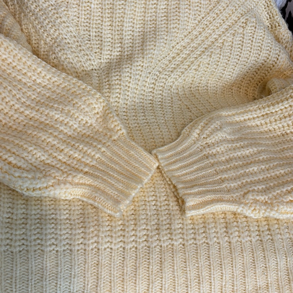 A new day light yellow knit crew neck sweater - Picture 4 of 5